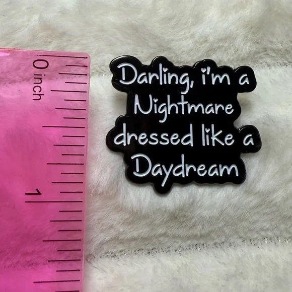 Taylor swift swiftie lapel pin - Picture 2 of 4